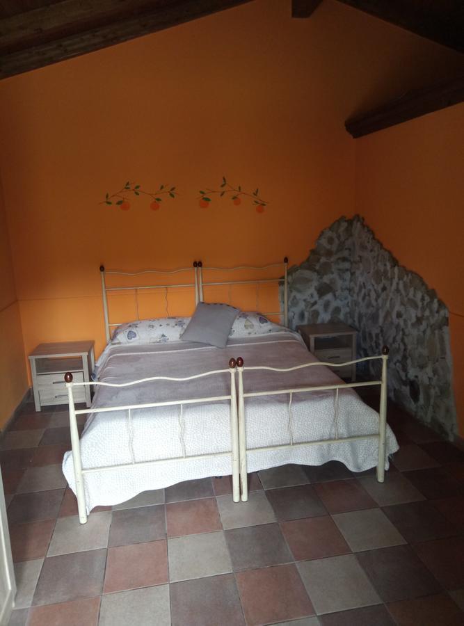 Agriturismo Valle Alcantara Villa Motta Camastra Exterior photo